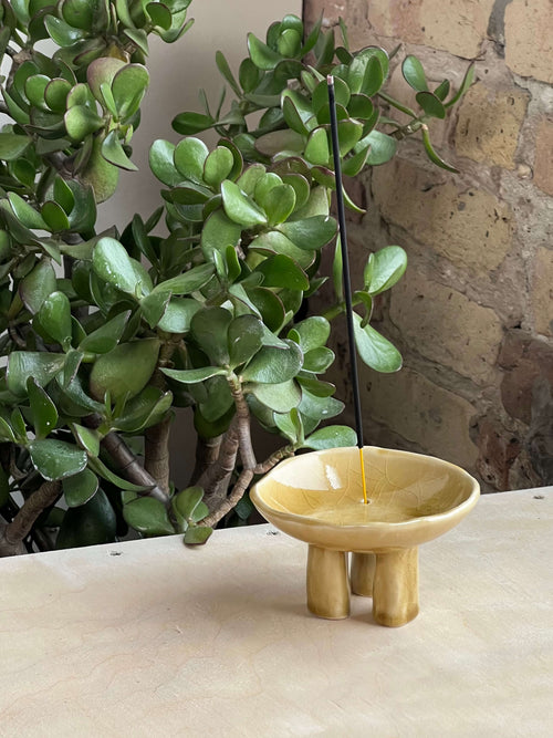 "mess-free" incense holder –– in sunlit amber