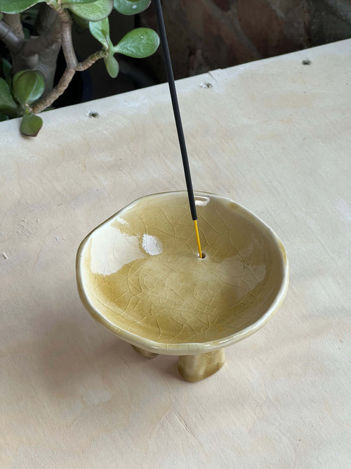 "mess-free" incense holder –– in sunlit amber